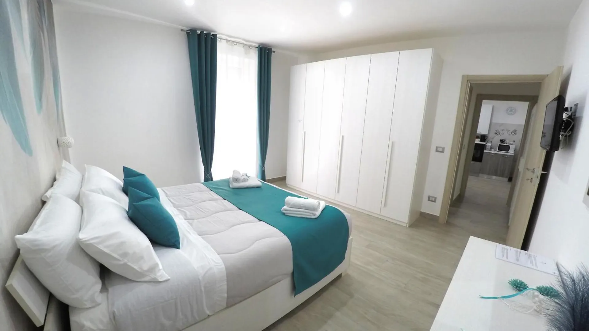 Midos Home Syracuse 0*,  Italia
